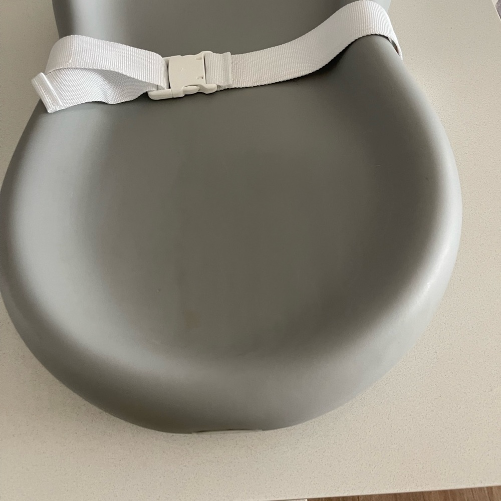 Keekaroo Peanut Baby Changer(Gray, New!)